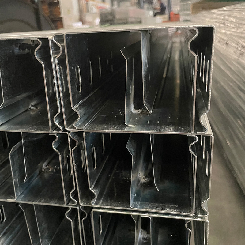 सेल्फ-लॉकिंग केबल ट्रे