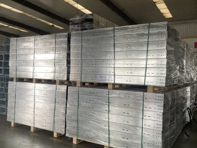 केबल ट्रे