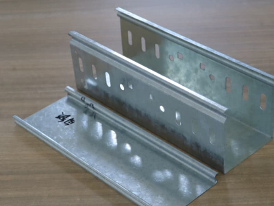 स्व-लॉकिंग केबल ट्रे