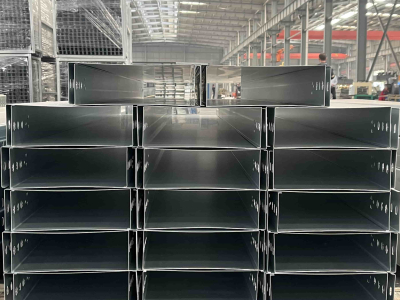 बड़े स्पैन केबल ट्रे