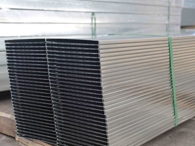 ग्राउंड केबल ट्रे