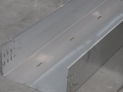 केबल ट्रे