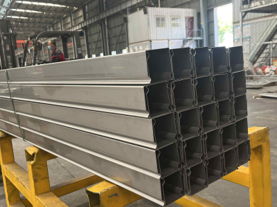 केबल ट्रे