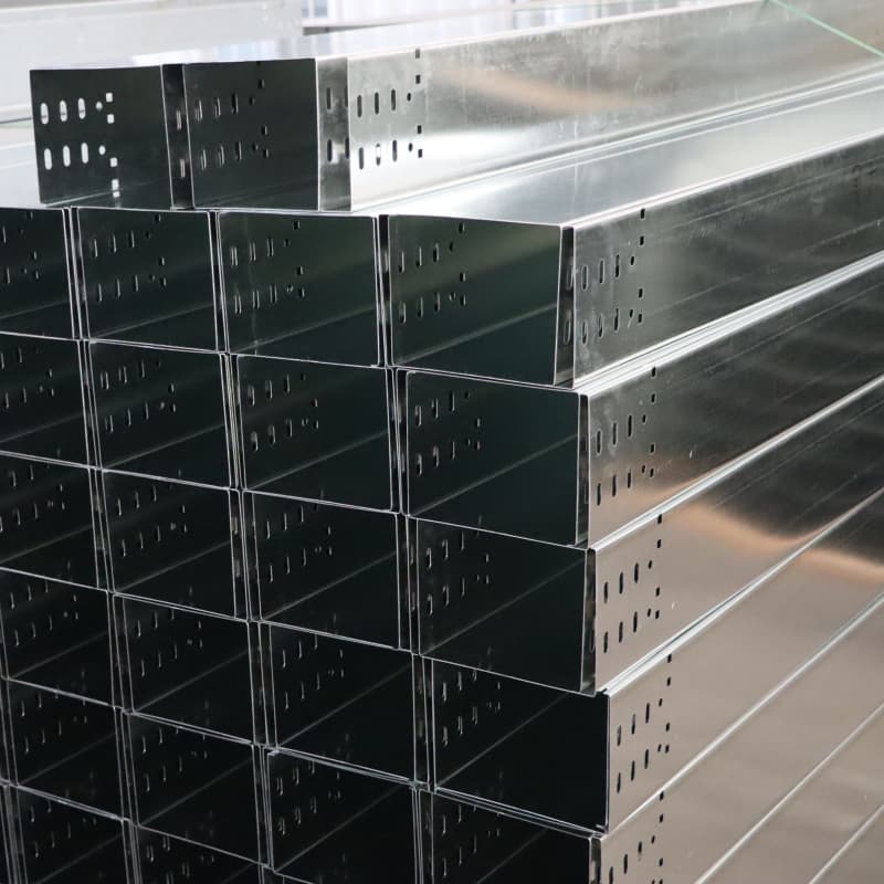 केबल ट्रे और केबल सीढ़ी