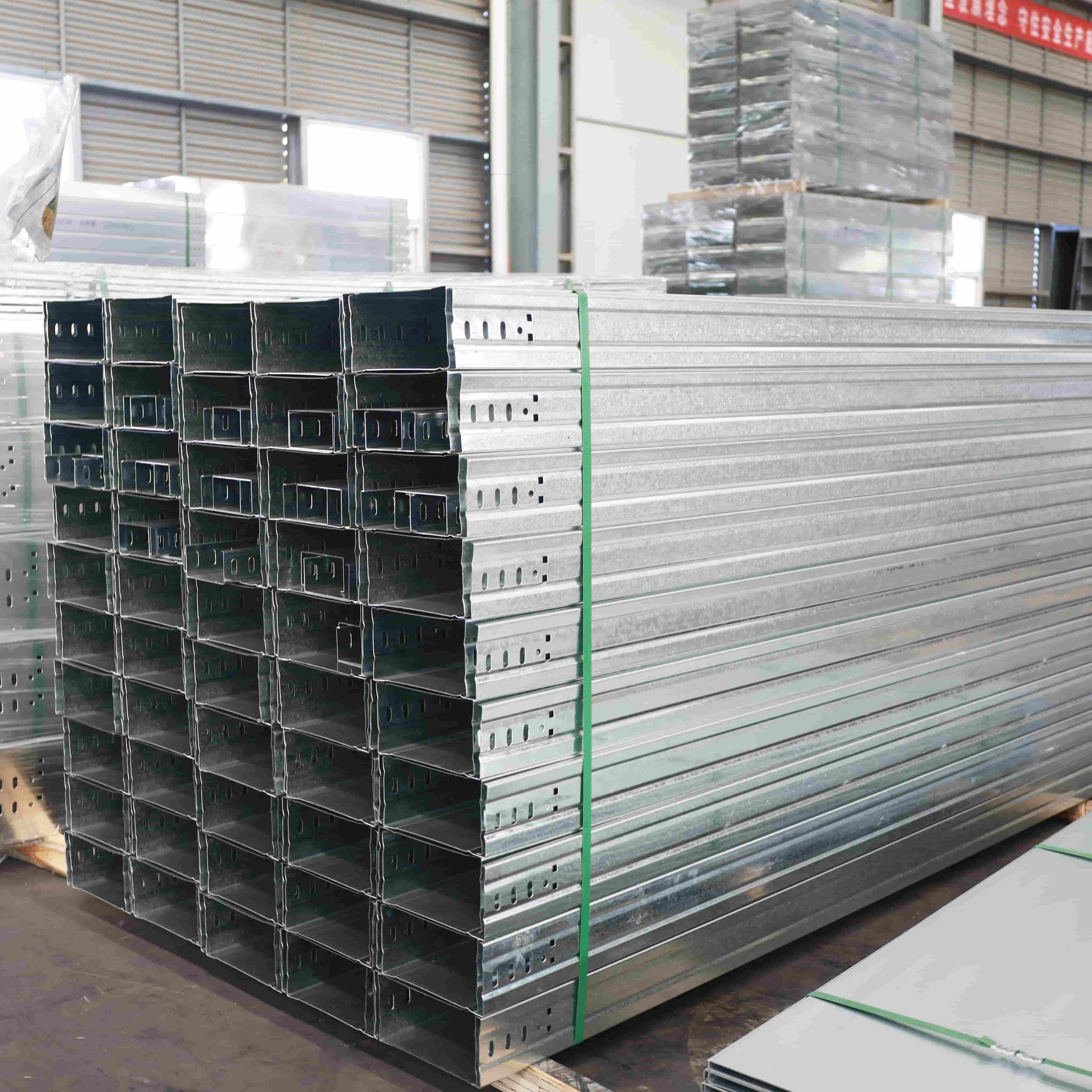 गर्त केबल ट्रे